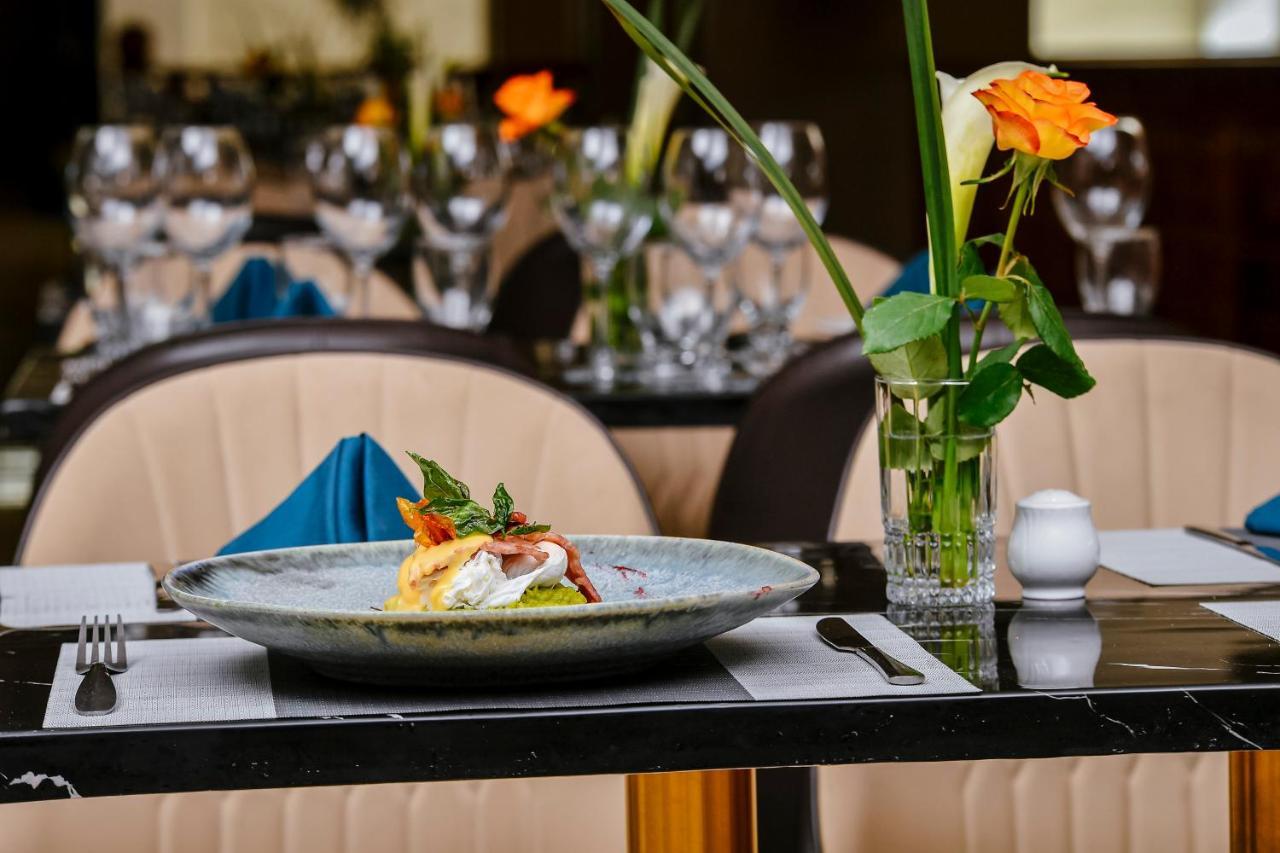M Hotel Кигали Экстерьер фото