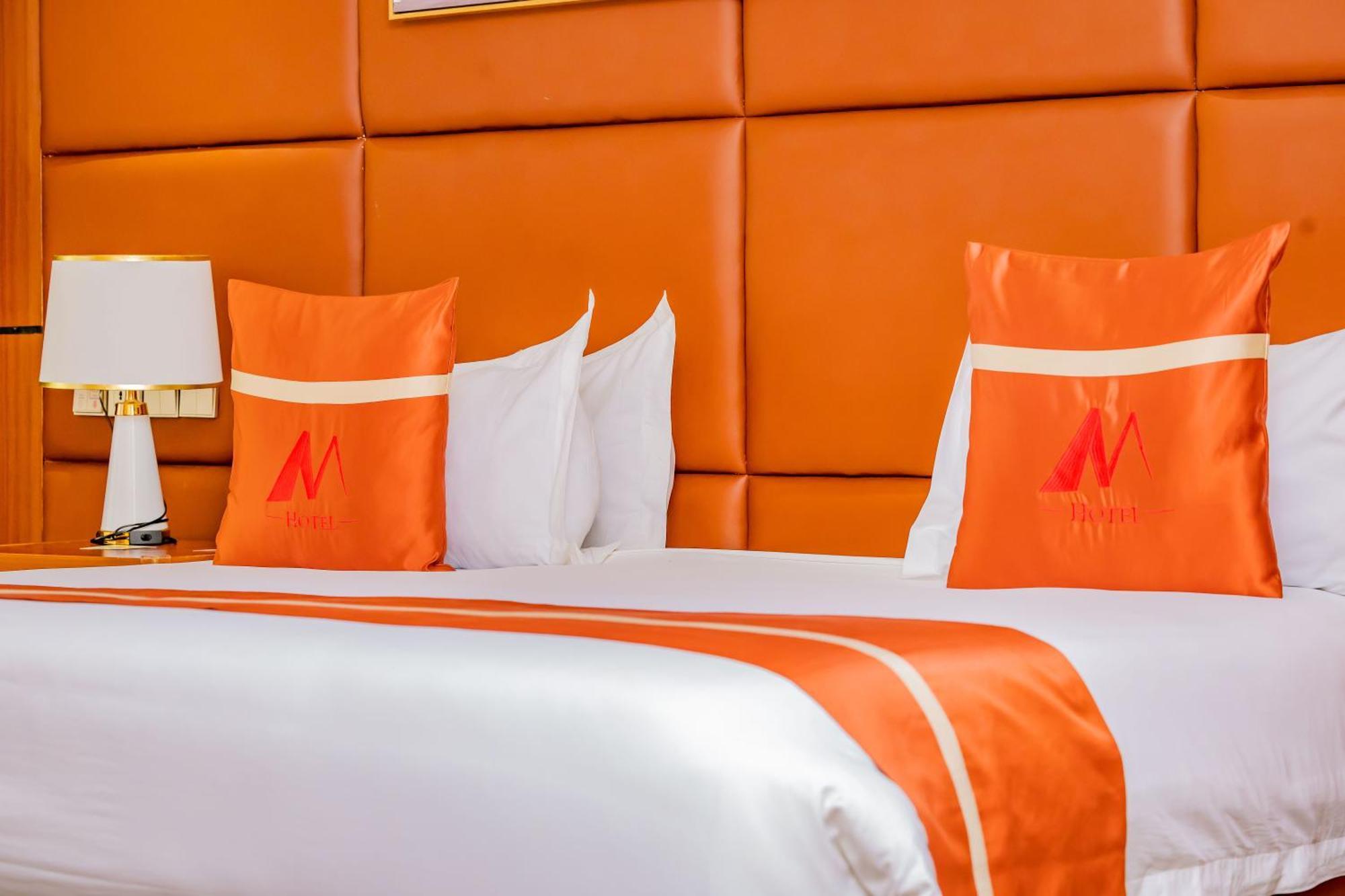 M Hotel Кигали Экстерьер фото