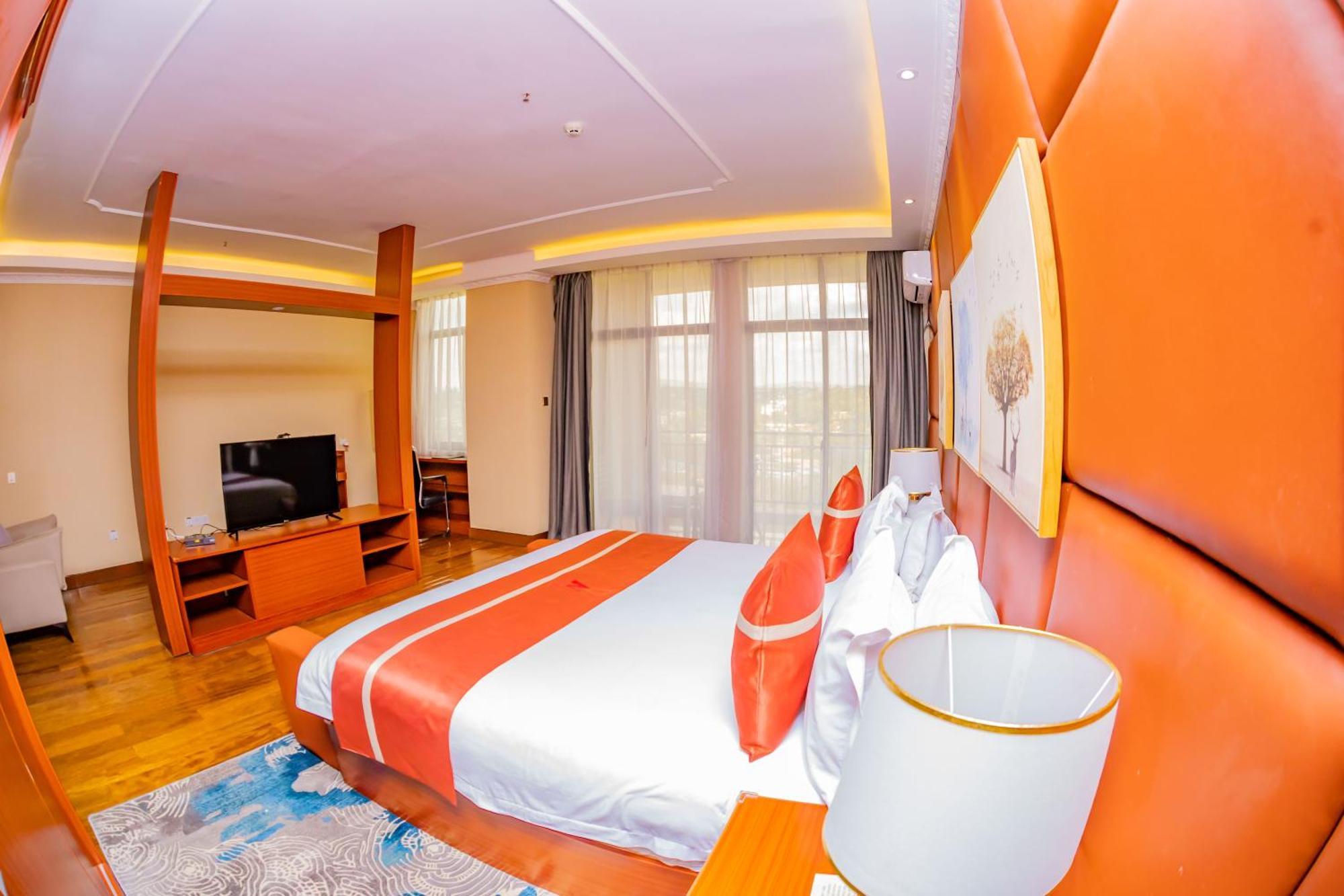 M Hotel Кигали Экстерьер фото
