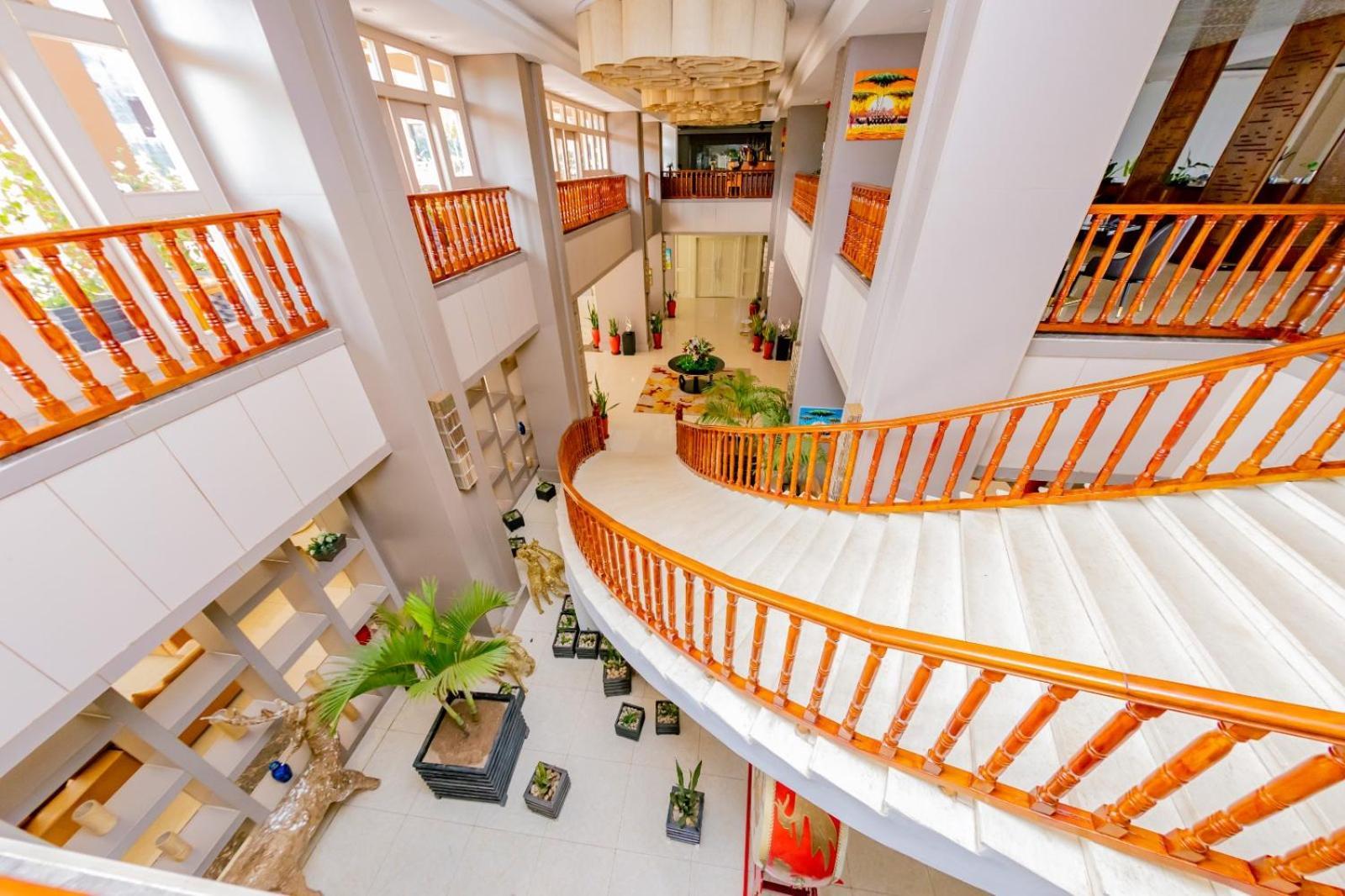 M Hotel Кигали Экстерьер фото