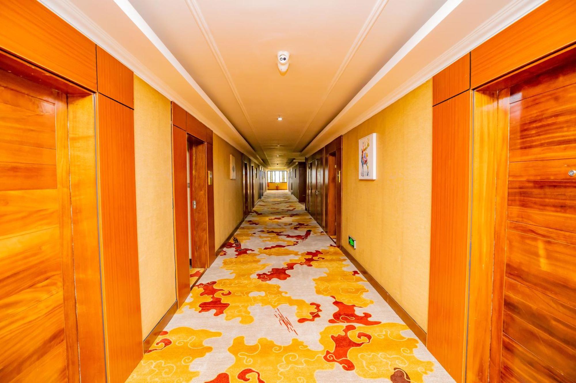 M Hotel Кигали Экстерьер фото