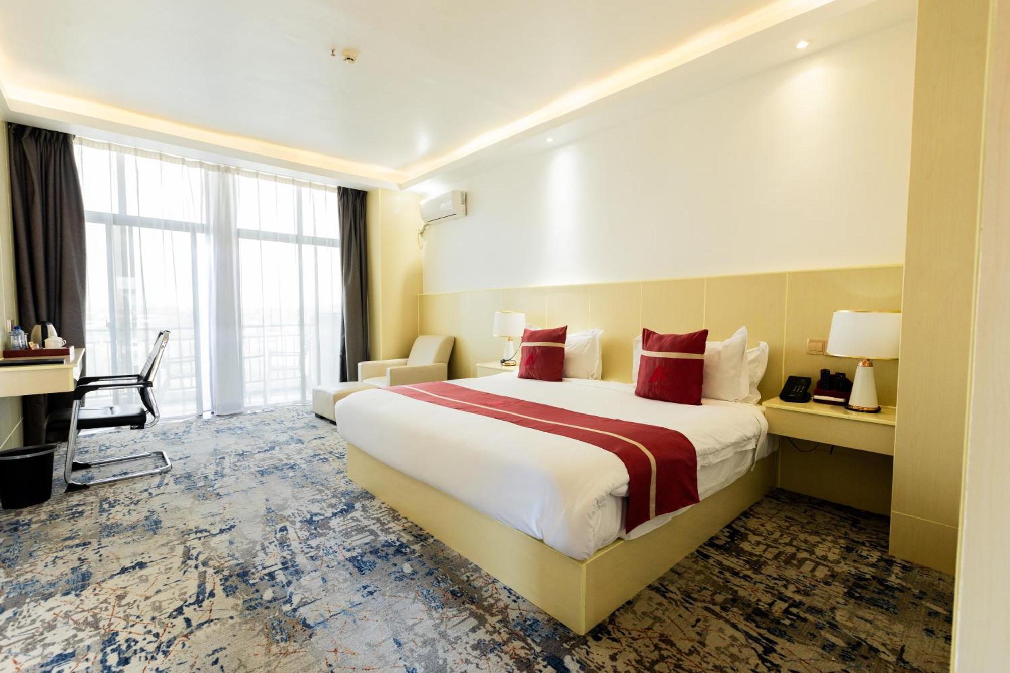 M Hotel Кигали Экстерьер фото