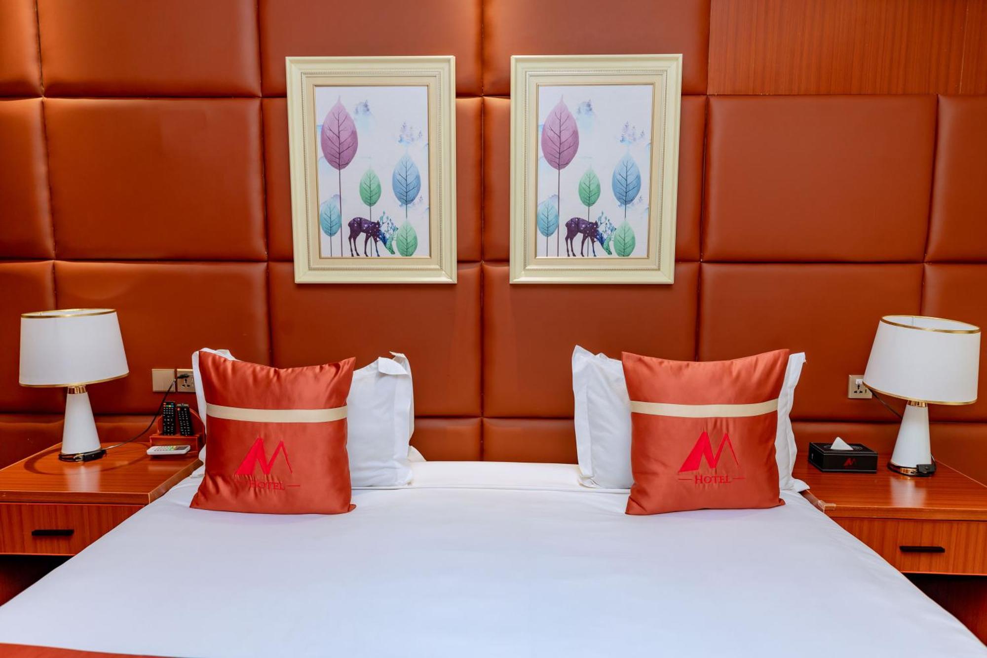 M Hotel Кигали Экстерьер фото