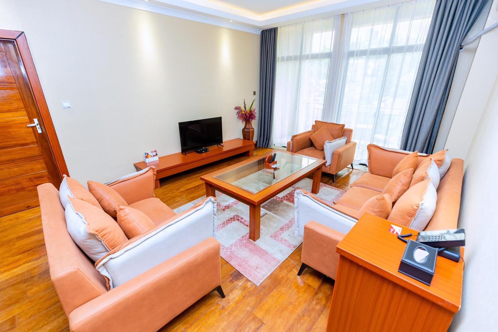 M Hotel Кигали Экстерьер фото